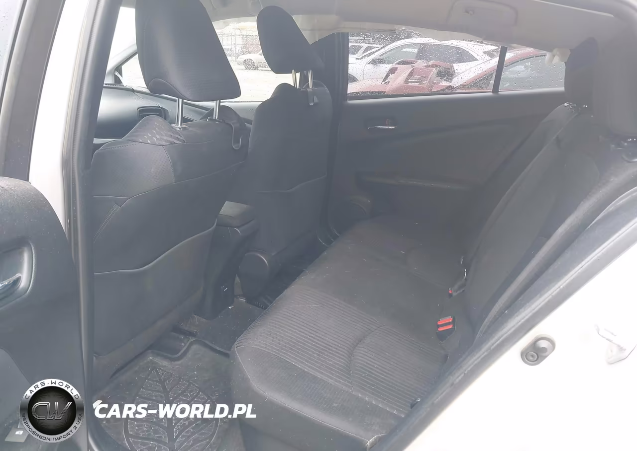 2018 Toyota Prius Two VIN:JTDKBRFU5J3081952 - 8