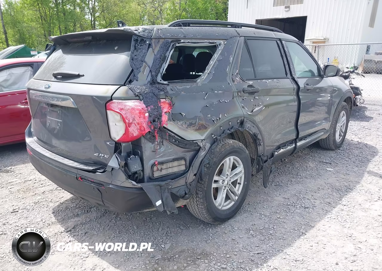 2021 Ford Explorer Xlt VIN:1FMSK8DH0MGA51394 - 4