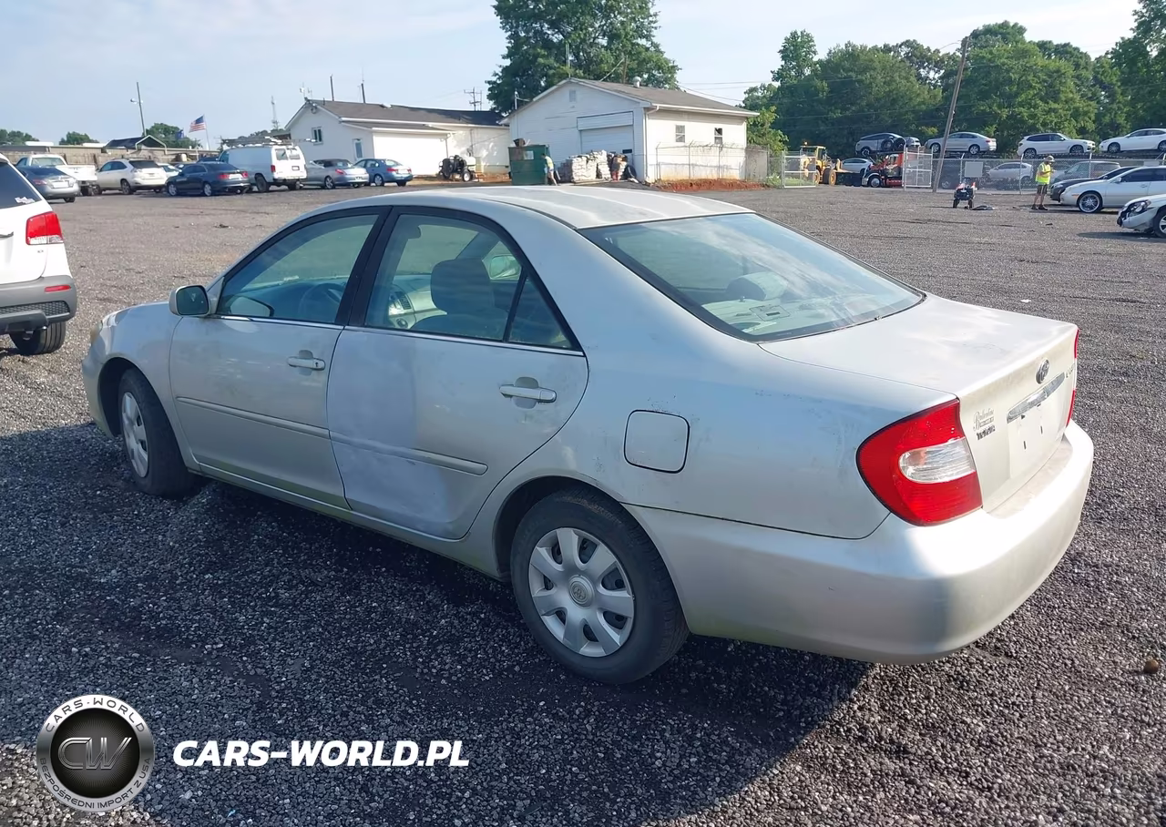2002 Toyota Camry Le VIN:4T1BE32K92U087866 - 3