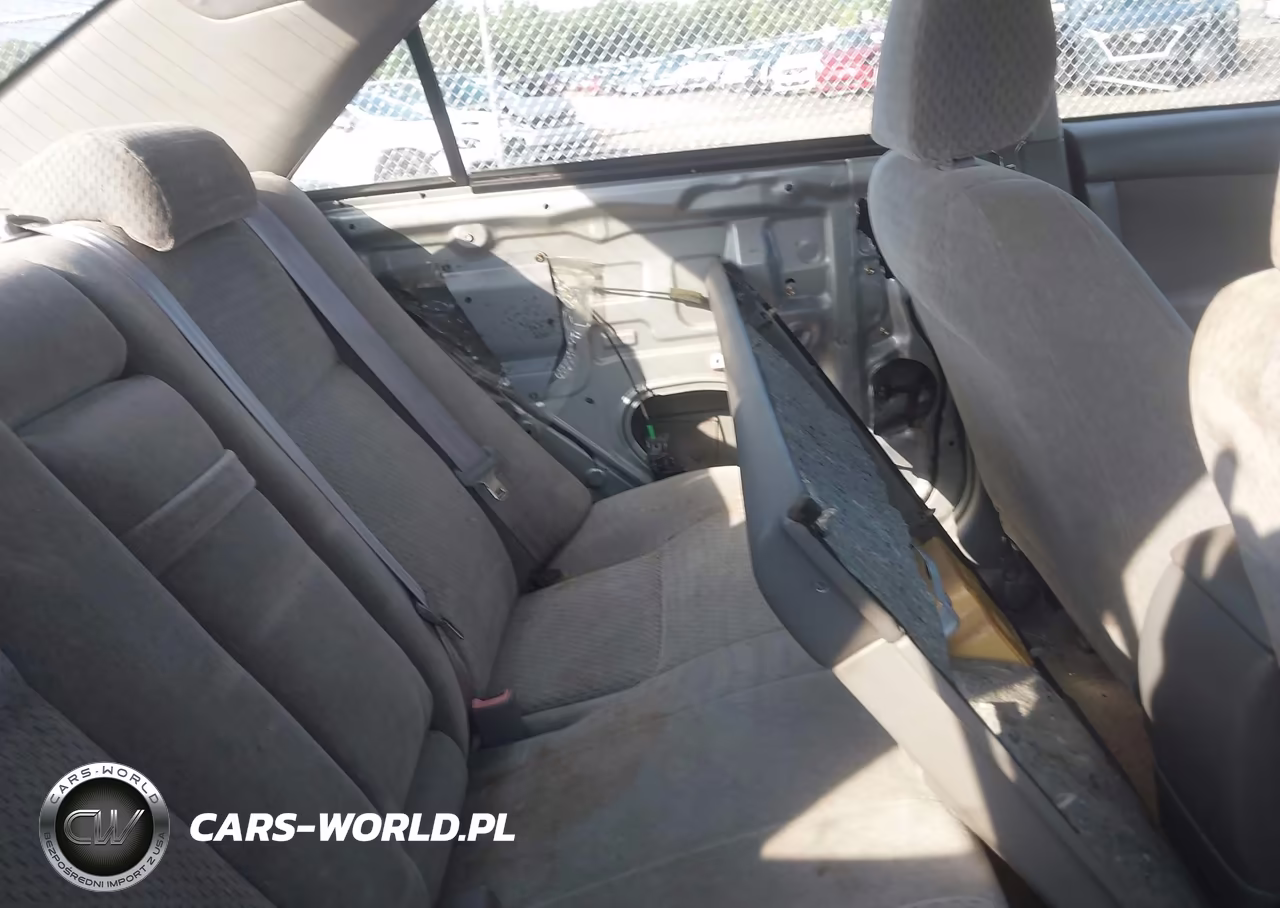2002 Toyota Camry Le VIN:4T1BE32K92U087866 - 8