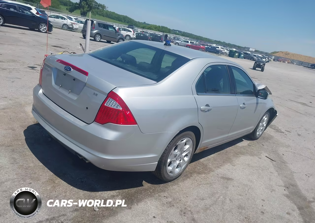 2010 Ford Fusion Se VIN:3FAHP0HA5AR361260 - 4
