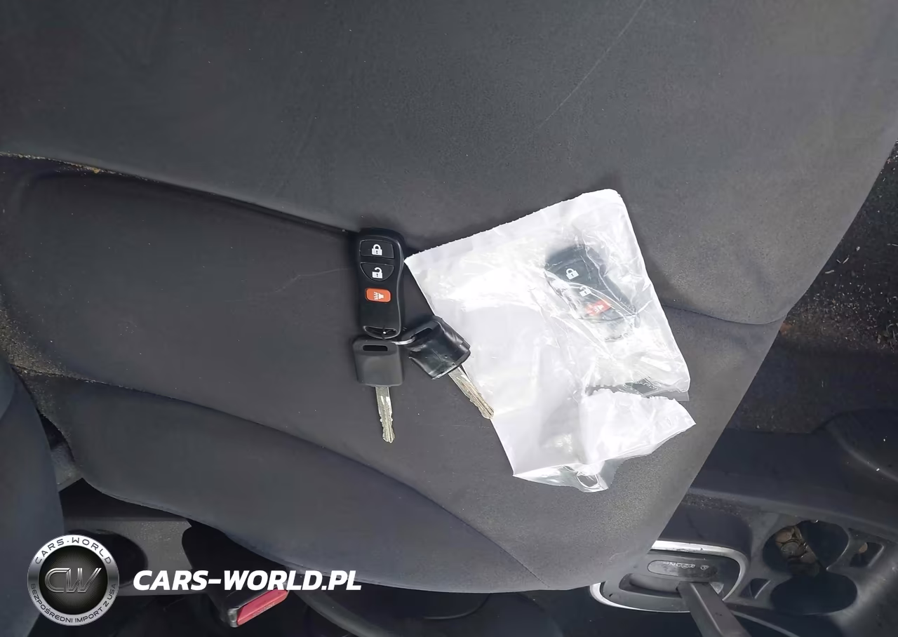 2008 Nissan Versa 1.8S VIN:3N1BC11E48L453927 - 11