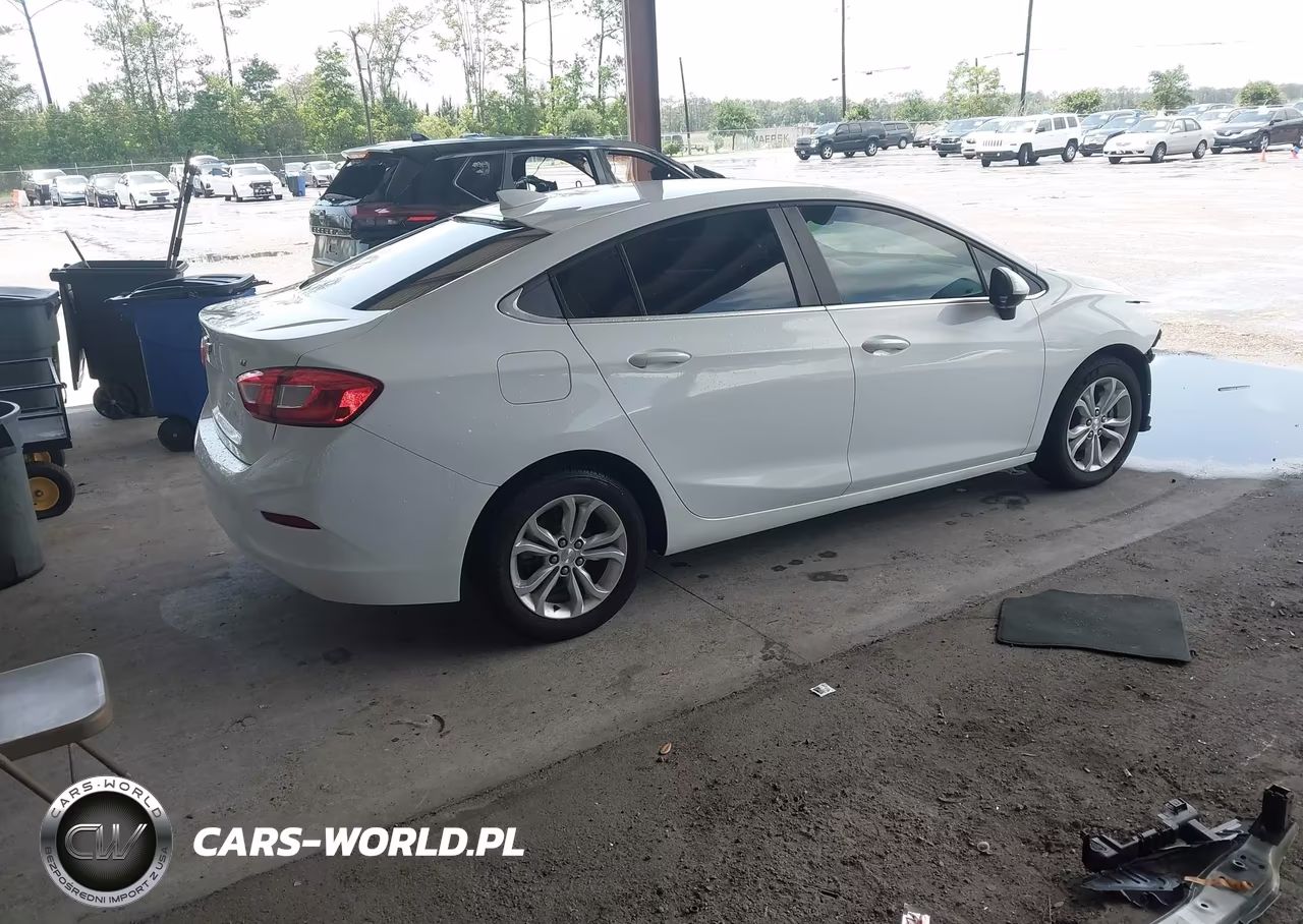 2019 Chevrolet Cruze Lt VIN:1G1BE5SM1K7118326 - 4
