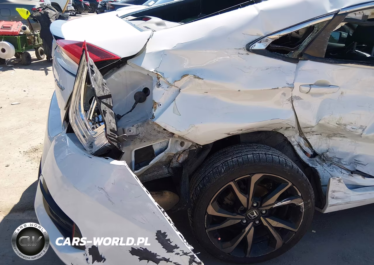 2020 Honda Civic Sport VIN:19XFC2F8XLE017328 - 6