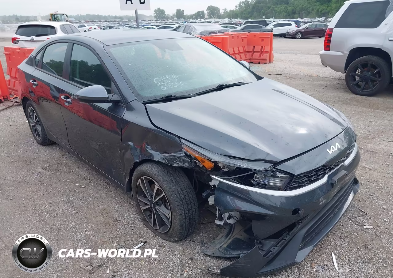 2023 Kia Forte Lxs – zdjęcie 1 z 16