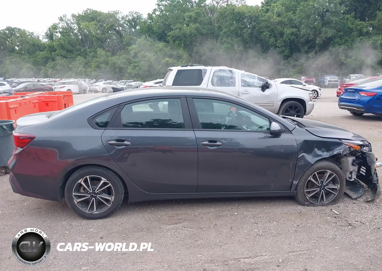 2023 Kia Forte Lxs VIN:3KPF24AD7PE594990 - 13