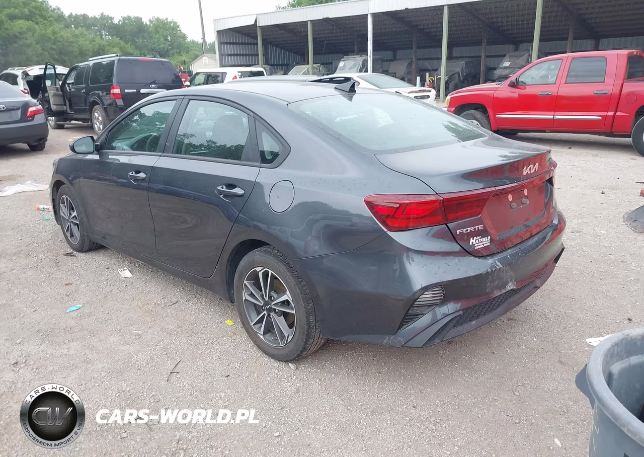 2023 Kia Forte Lxs VIN:3KPF24AD7PE594990 - 3