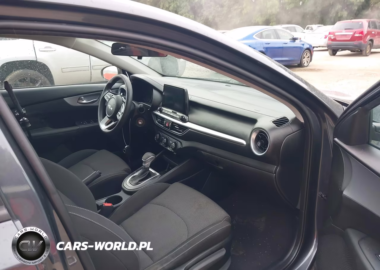 2023 Kia Forte Lxs VIN:3KPF24AD7PE594990 - 5
