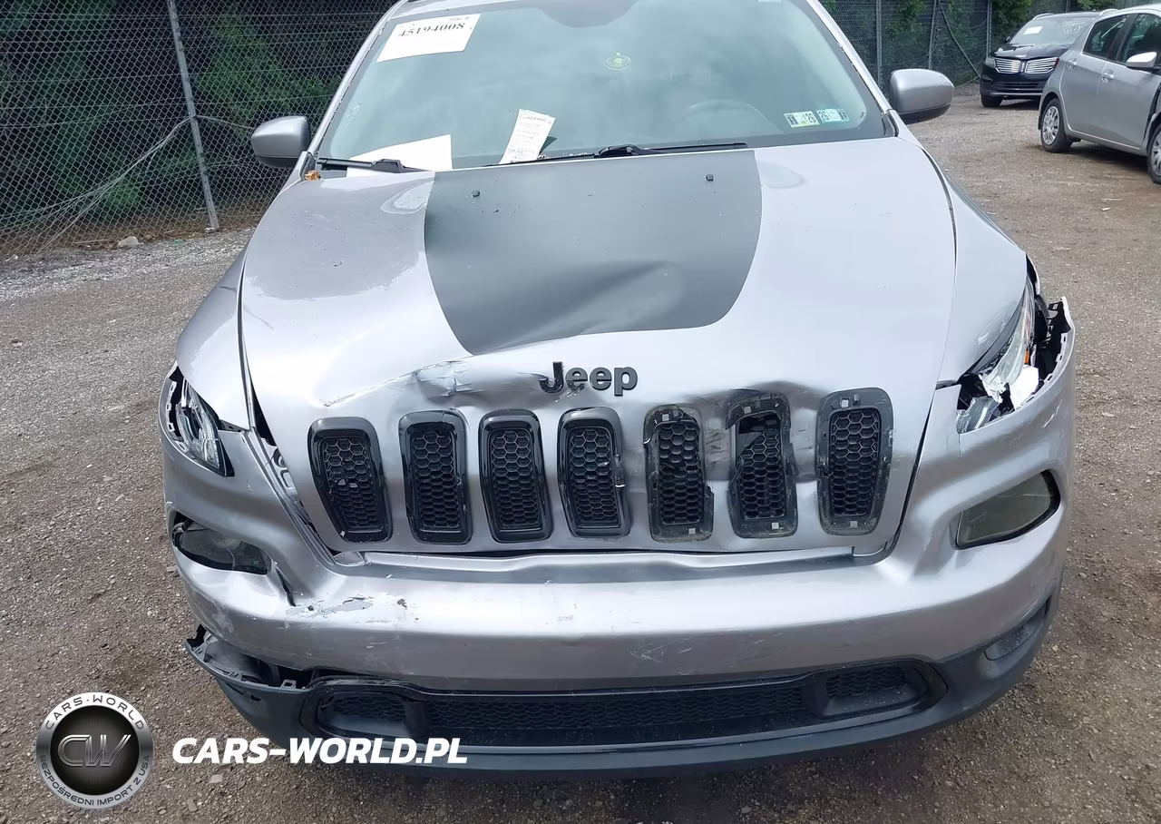 2018 Jeep Cherokee Latitude Fwd VIN:1C4PJLCX4JD523943 - 10