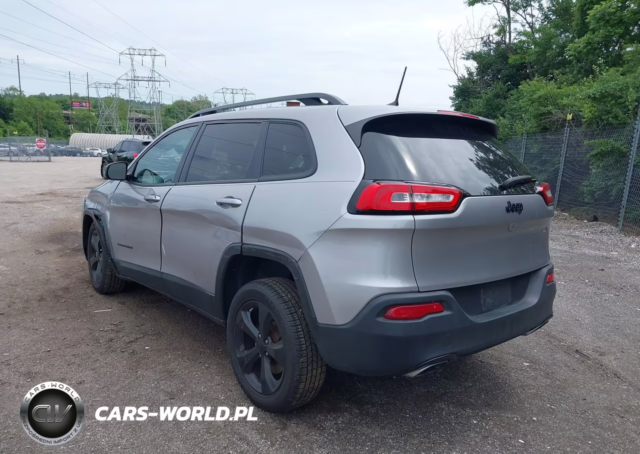 2018 Jeep Cherokee Latitude Fwd VIN:1C4PJLCX4JD523943 - 3
