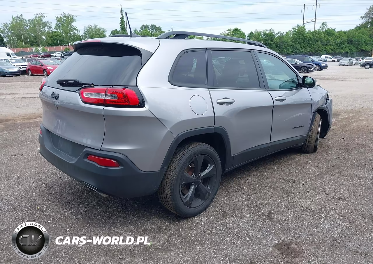 2018 Jeep Cherokee Latitude Fwd VIN:1C4PJLCX4JD523943 - 4