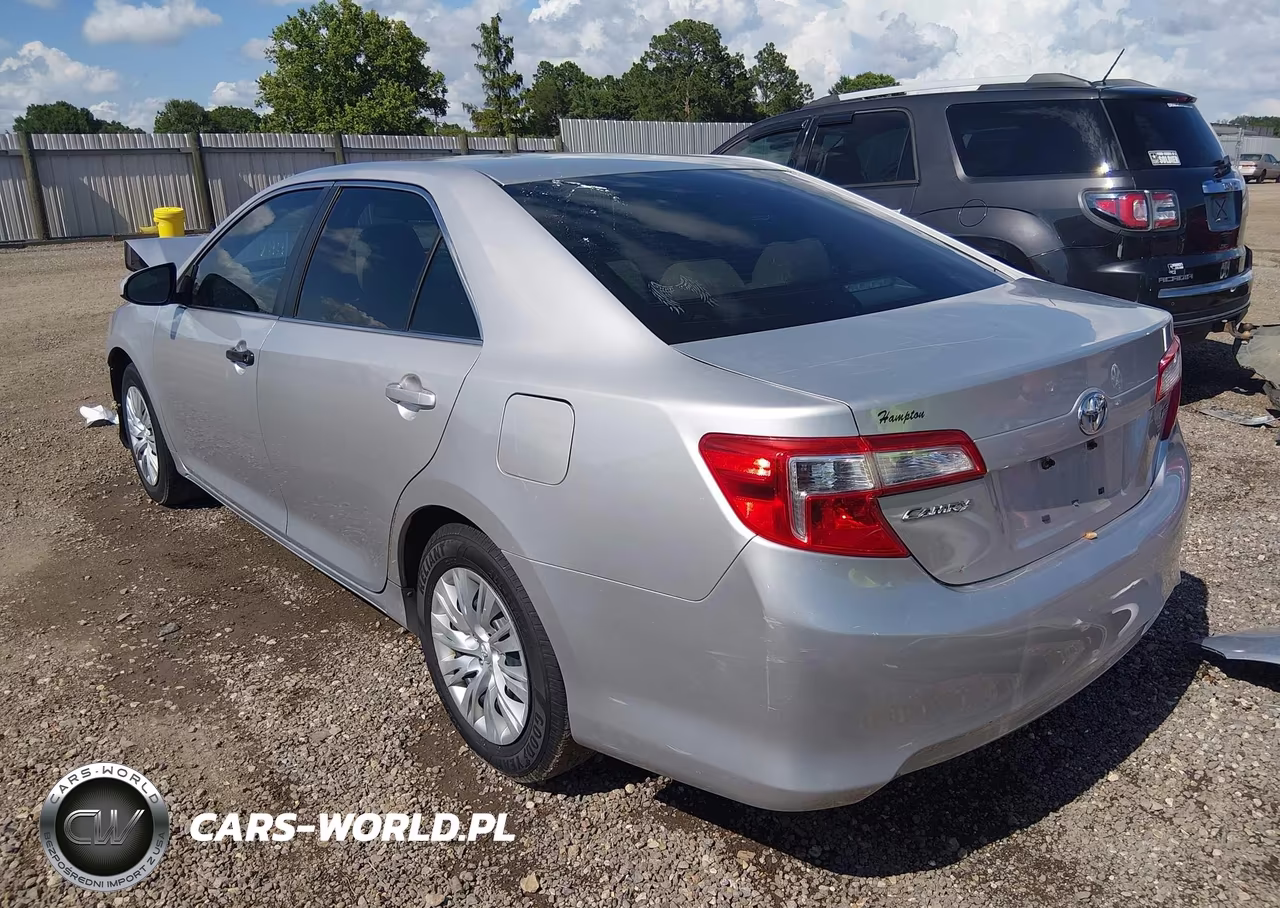 2013 Toyota Camry Le VIN:4T4BF1FK5DR322249 - 3