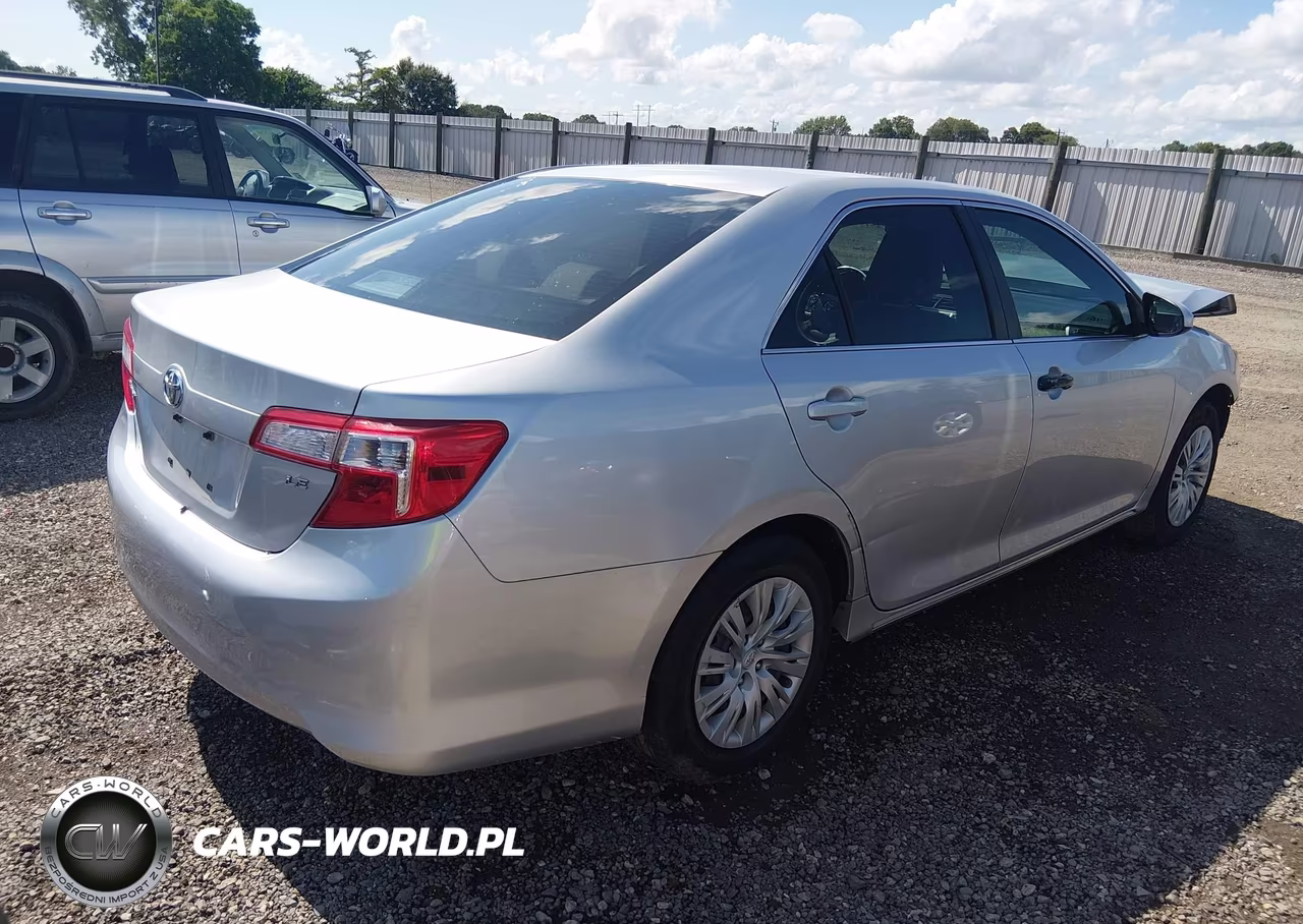 2013 Toyota Camry Le VIN:4T4BF1FK5DR322249 - 4