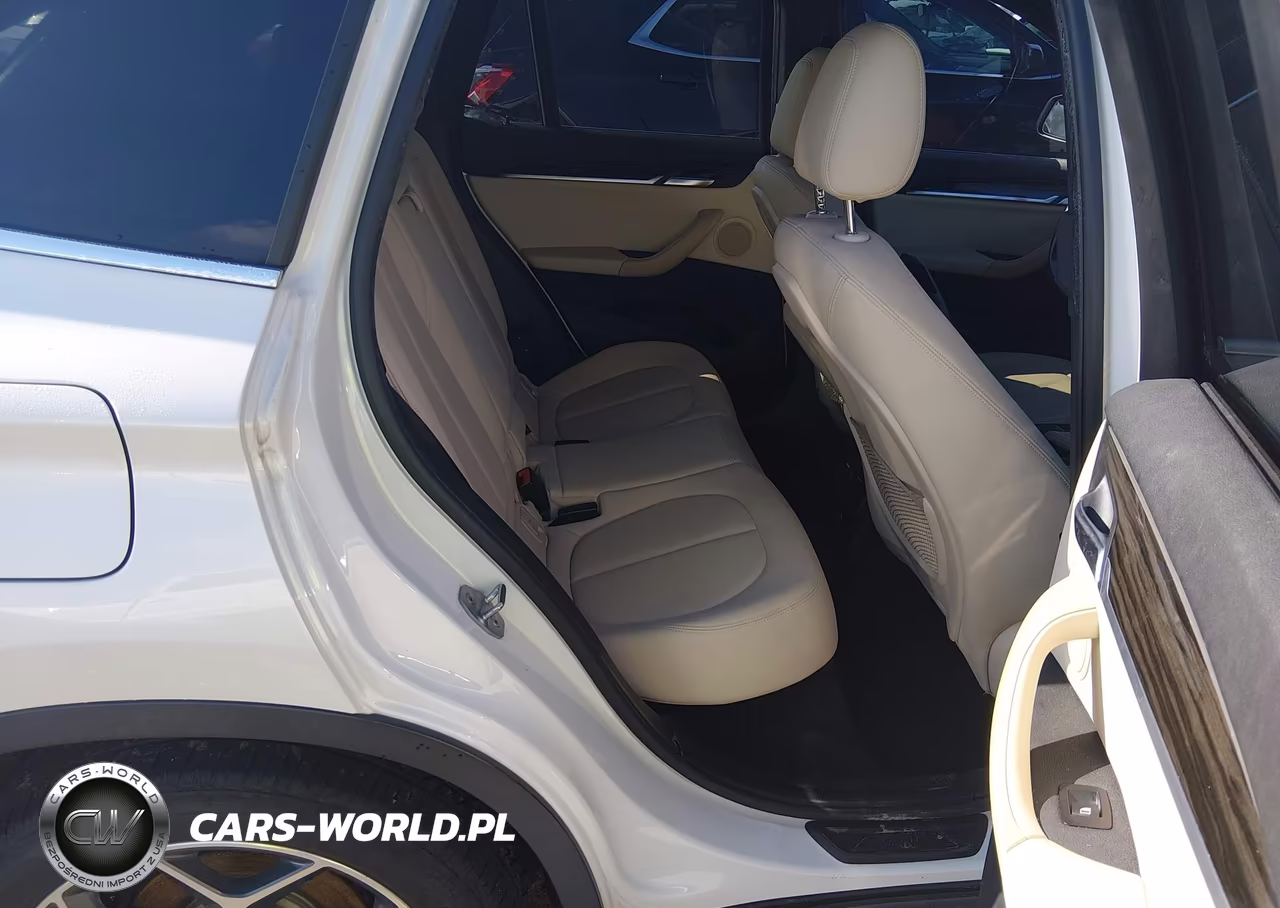 2017 BMW X1 xDrive28I VIN:WBXHT3C36H5F71367 - 8