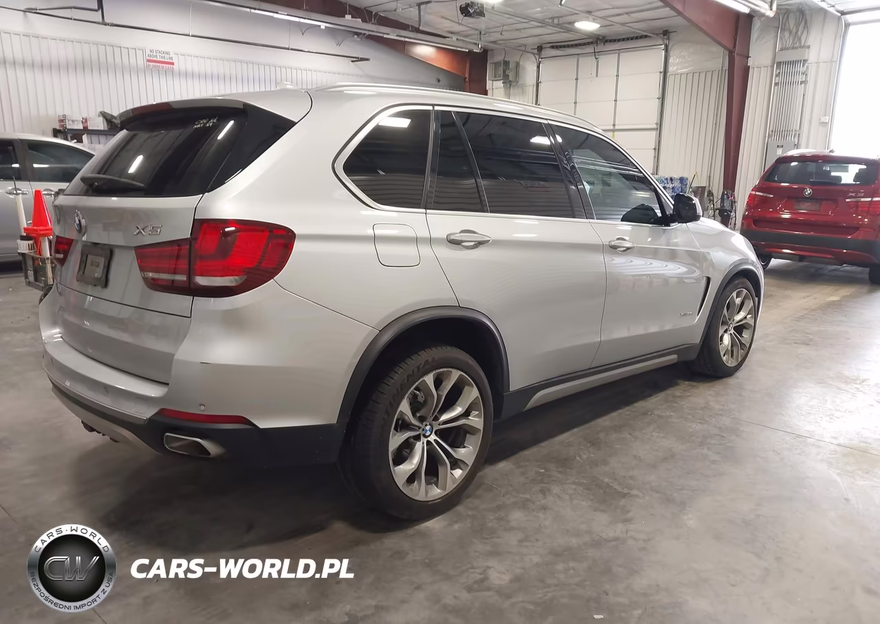 2018 BMW X5 xDrive35D VIN:5UXKS4C50J0Y18829 - 4