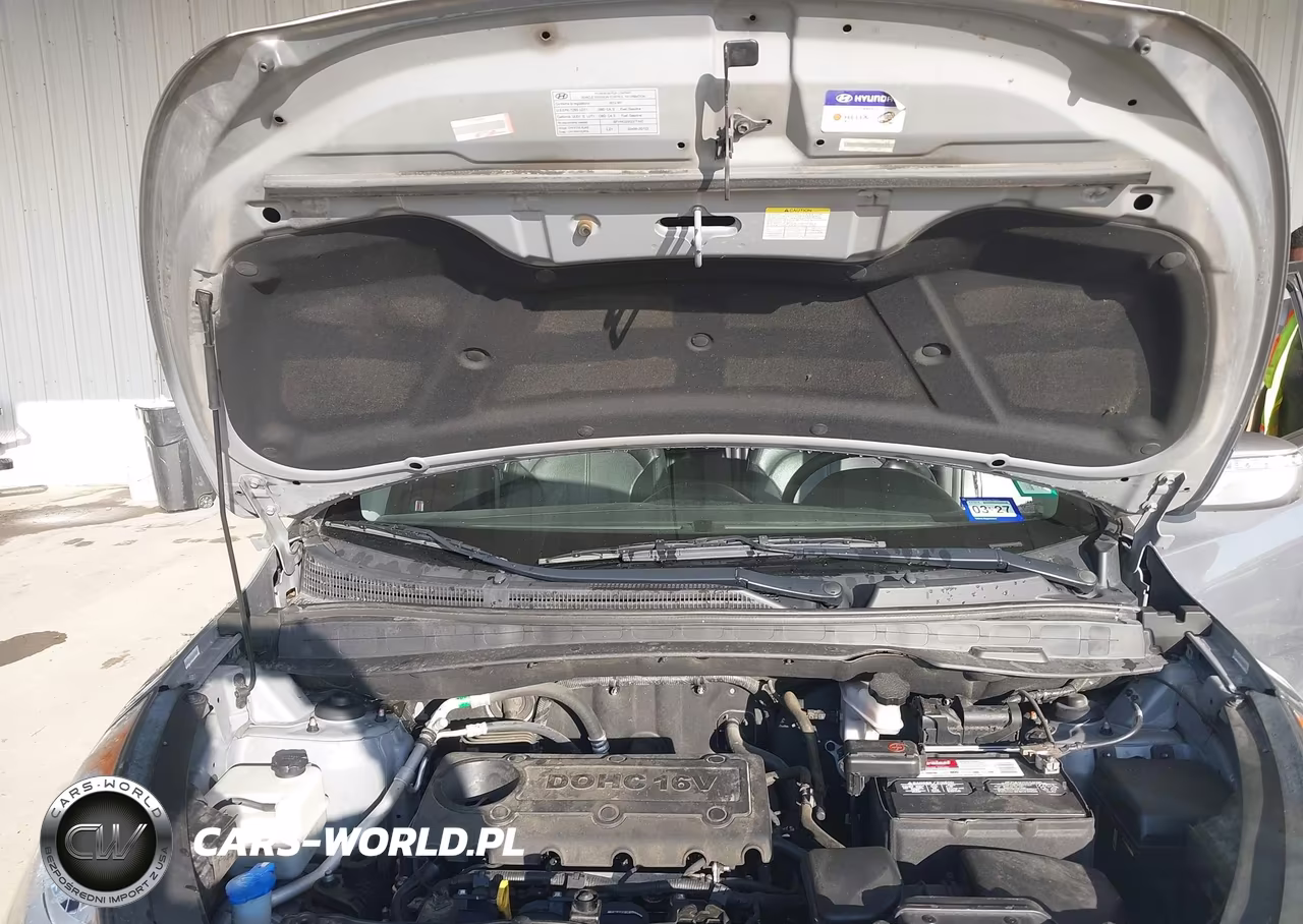2012 Hyundai Tucson Limited VIN:KM8JU3AC6CU490116 - 10