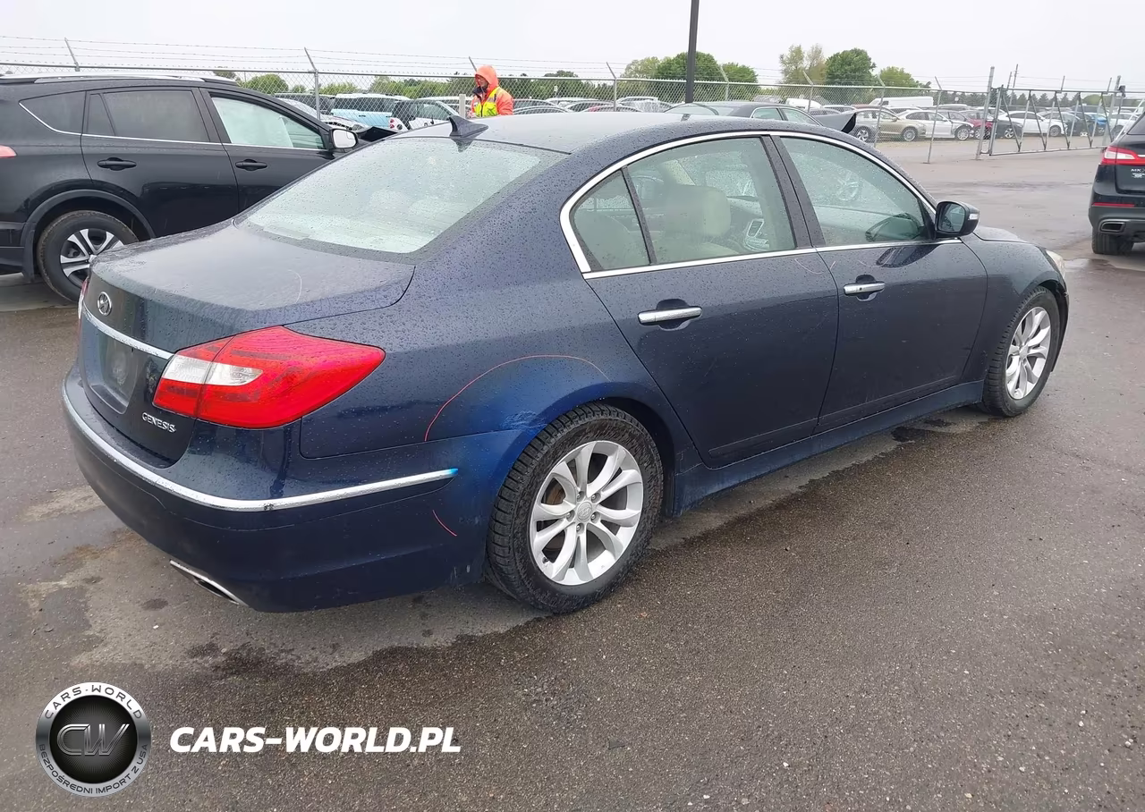 2012 Hyundai Genesis 3.8 VIN:KMHGC4DD5CU193619 - 4