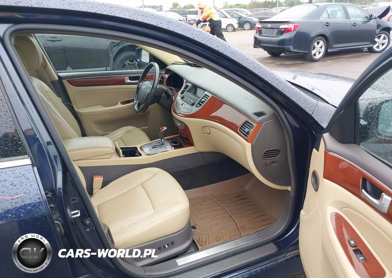 2012 Hyundai Genesis 3.8 VIN:KMHGC4DD5CU193619 - 5