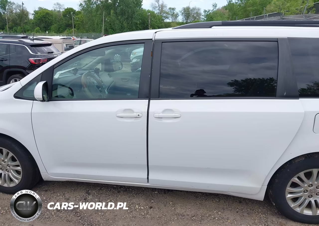 2012 Toyota Sienna Xle V6 8 Passenger VIN:5TDYK3DC4CS227695 - 14