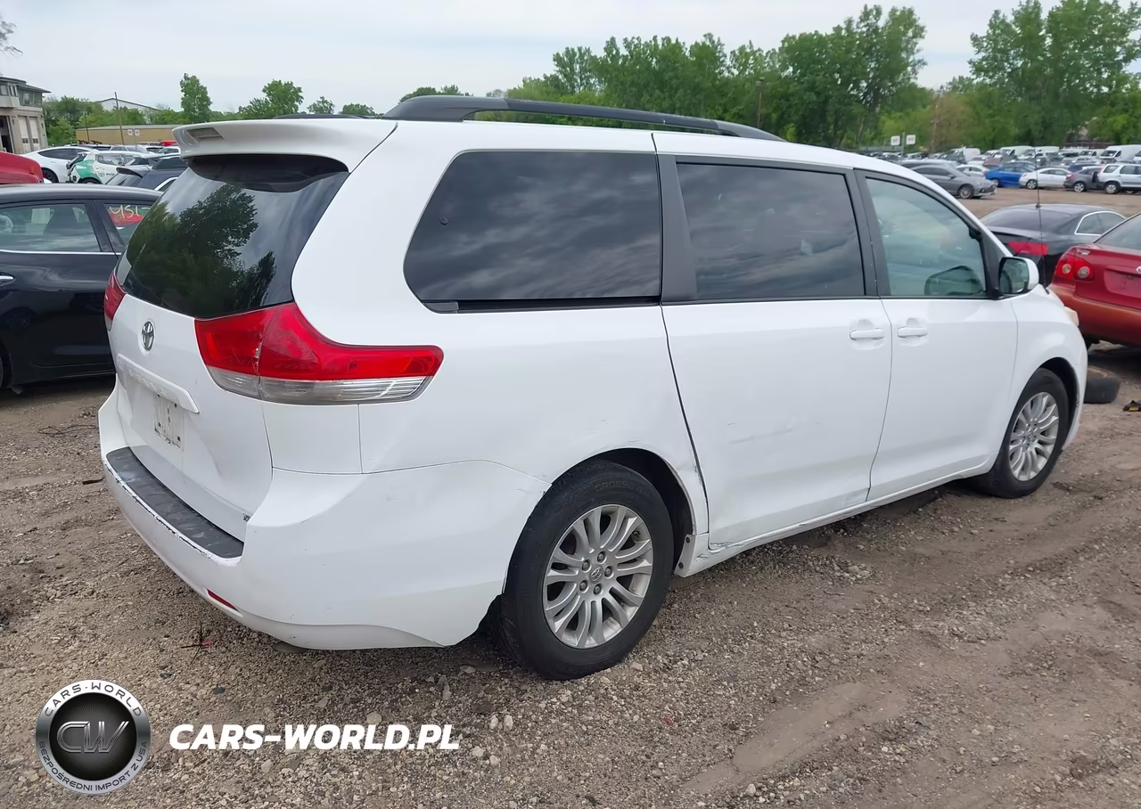 2012 Toyota Sienna Xle V6 8 Passenger VIN:5TDYK3DC4CS227695 - 4