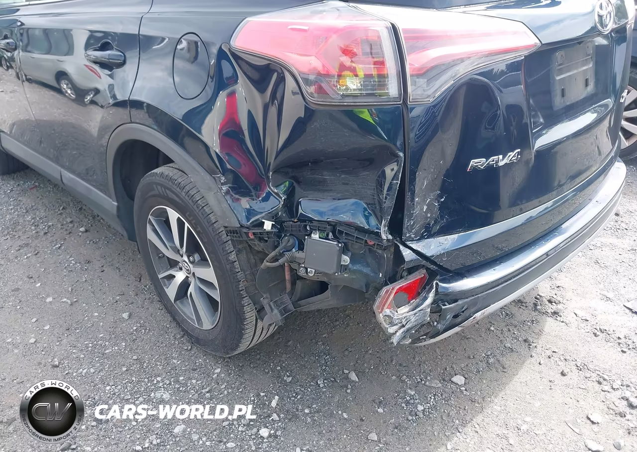 2018 Toyota Rav4 Xle VIN:JTMWFREV5JJ182226 - 6