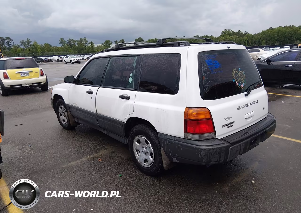 2000 Subaru Forester L VIN:JF1SF6357YH715121 - 3