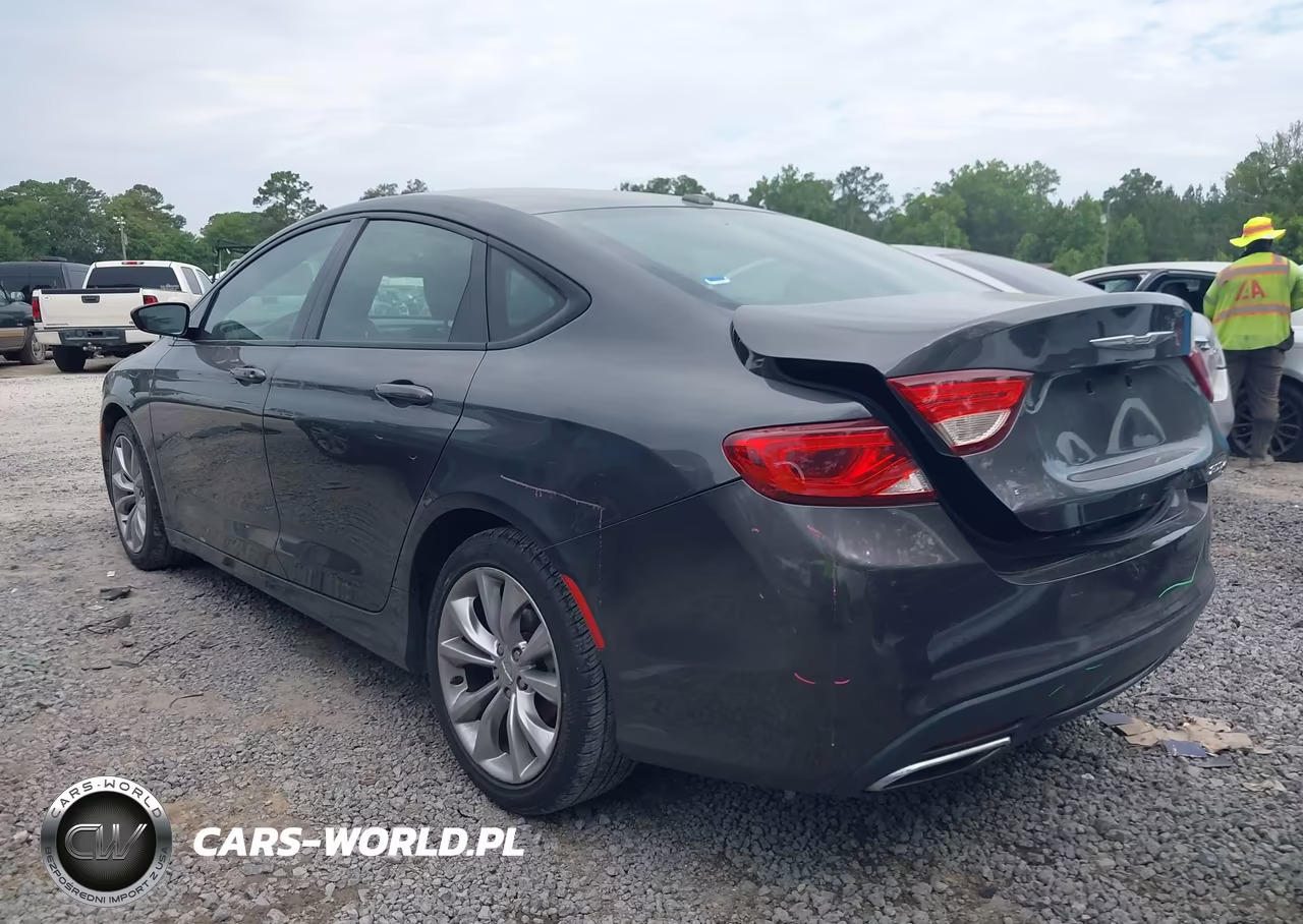 2015 Chrysler 200 S VIN:1C3CCCBG1FN683715 - 3