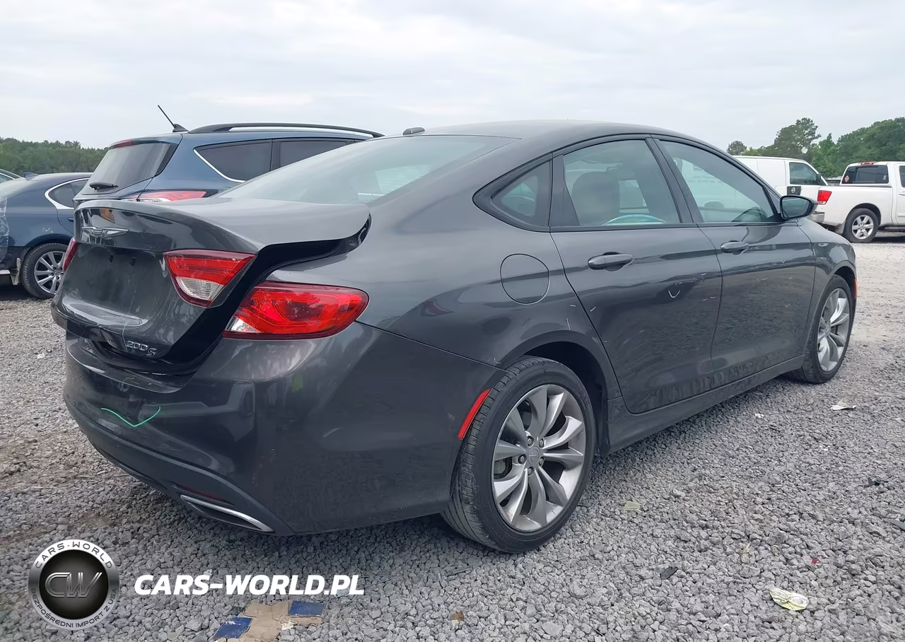 2015 Chrysler 200 S VIN:1C3CCCBG1FN683715 - 4