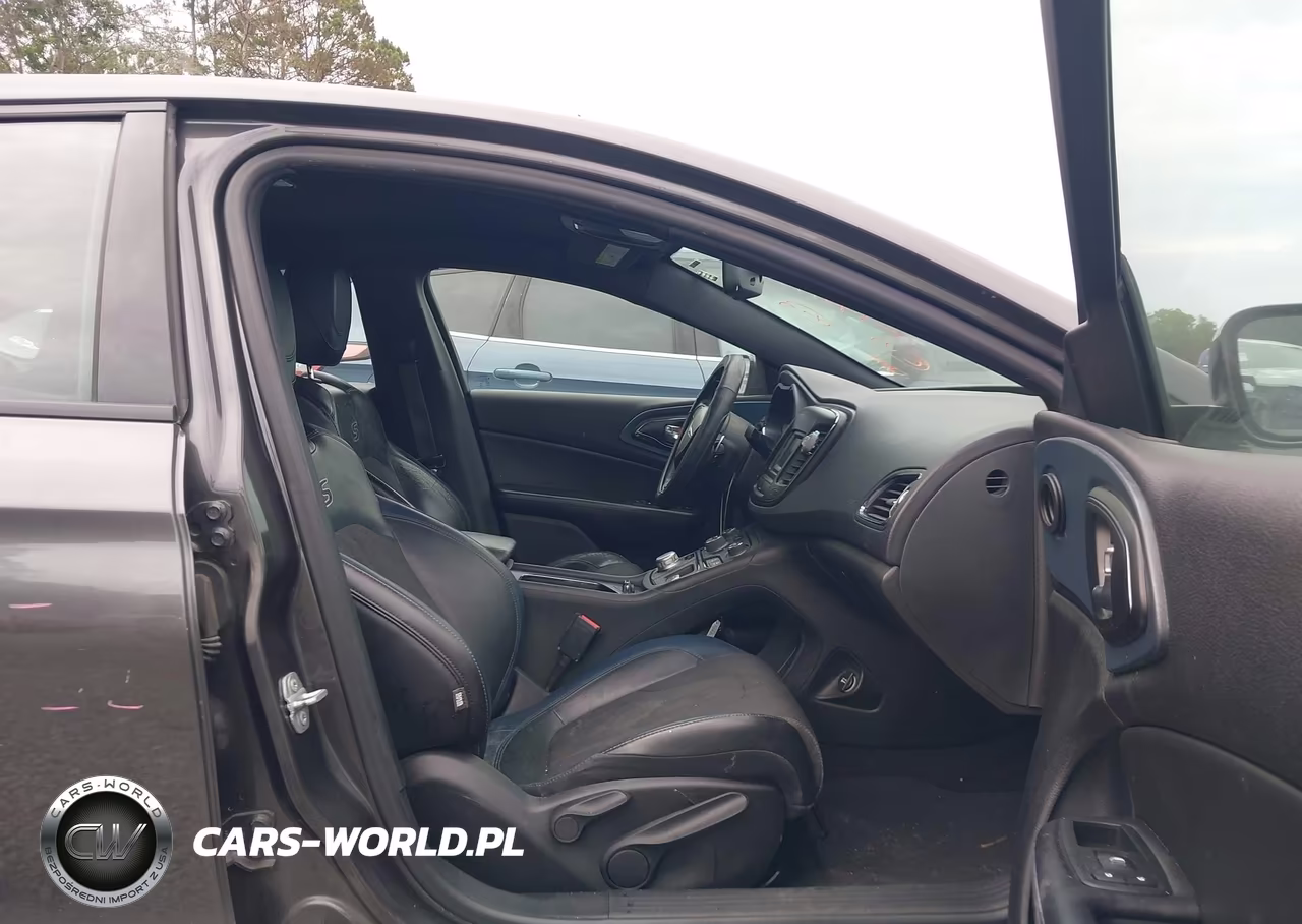 2015 Chrysler 200 S VIN:1C3CCCBG1FN683715 - 5