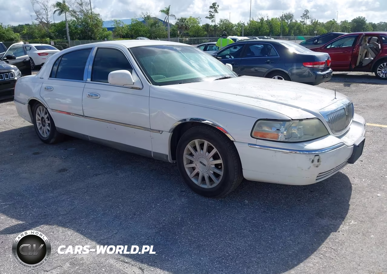 2007 Lincoln Town Car Signature
