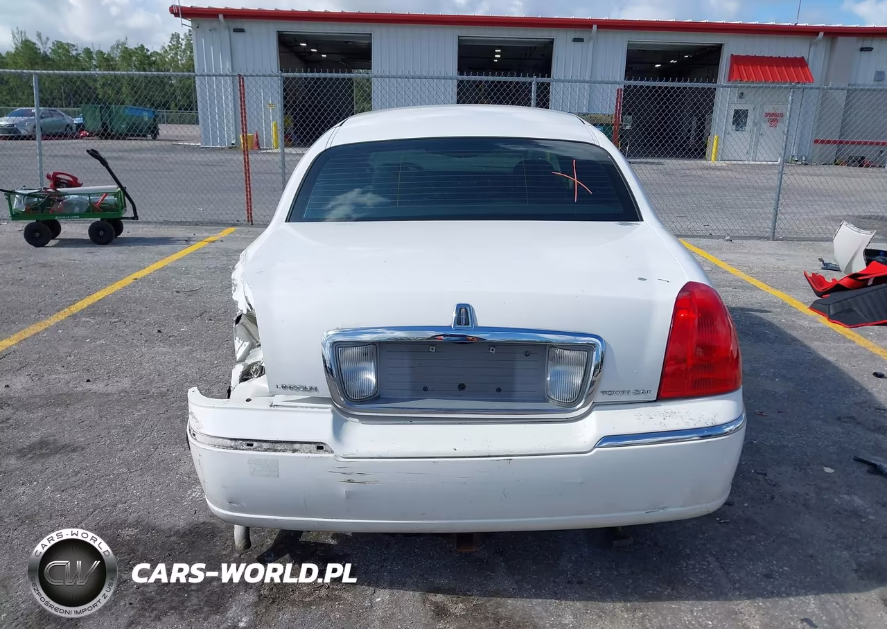 2007 Lincoln Town Car Signature VIN:1LNHM81V77Y612137 - 15