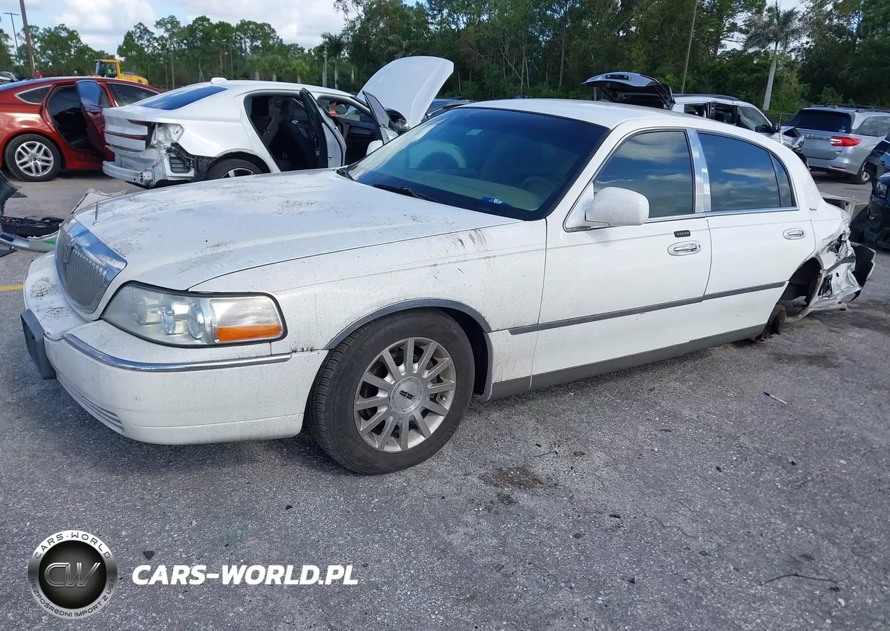 2007 Lincoln Town Car Signature VIN:1LNHM81V77Y612137 - 2