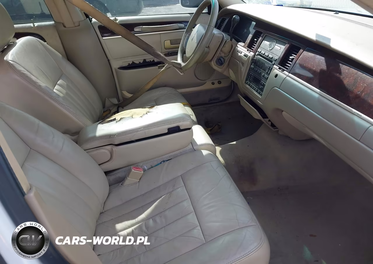 2007 Lincoln Town Car Signature VIN:1LNHM81V77Y612137 - 5