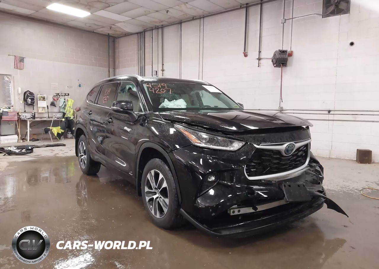 2021 Toyota Highlander Hybrid Xle