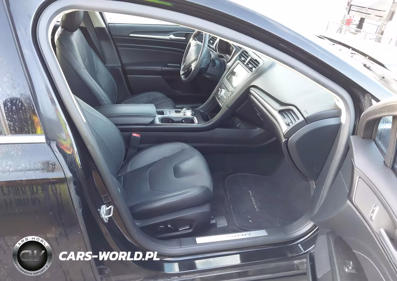 2018 Ford Fusion Titanium VIN:3FA6P0D96JR128216 - 5