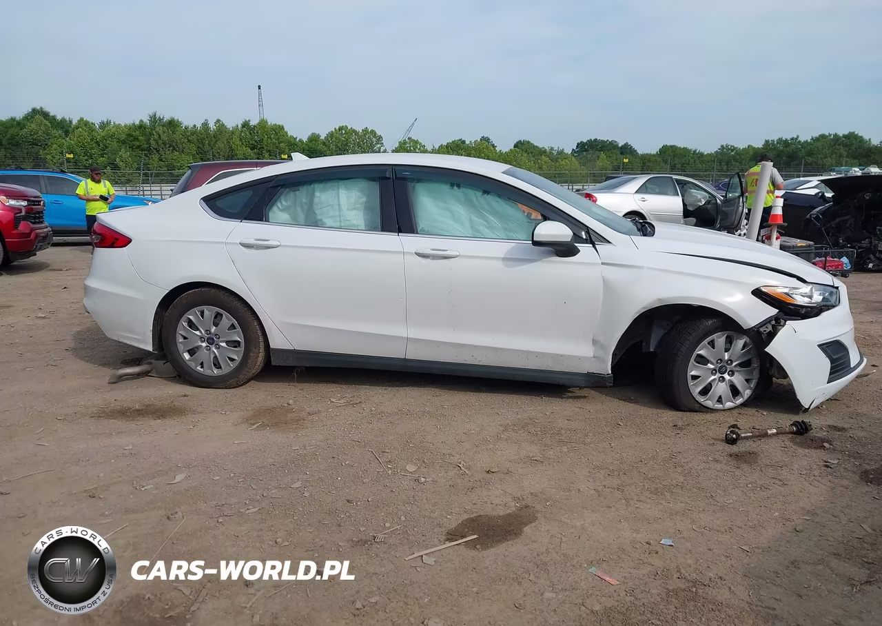 2020 Ford Fusion S VIN:3FA6P0G70LR197609 - 13