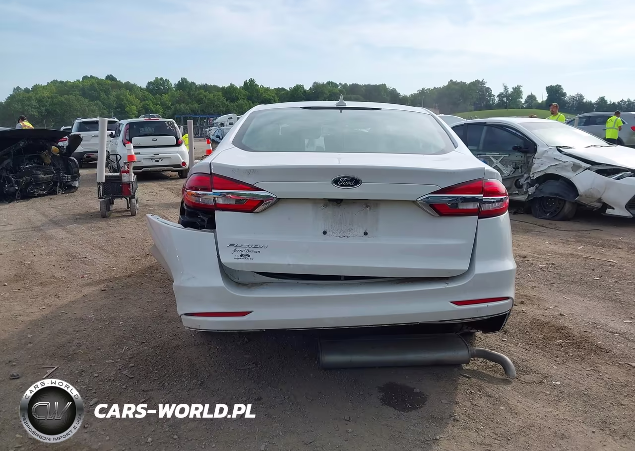 2020 Ford Fusion S VIN:3FA6P0G70LR197609 - 16