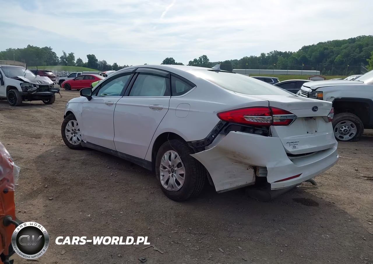 2020 Ford Fusion S VIN:3FA6P0G70LR197609 - 3