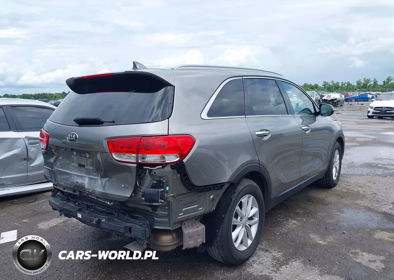 2018 Kia Sorento 3.3L Lx VIN:5XYPG4A57JG361779 - 4