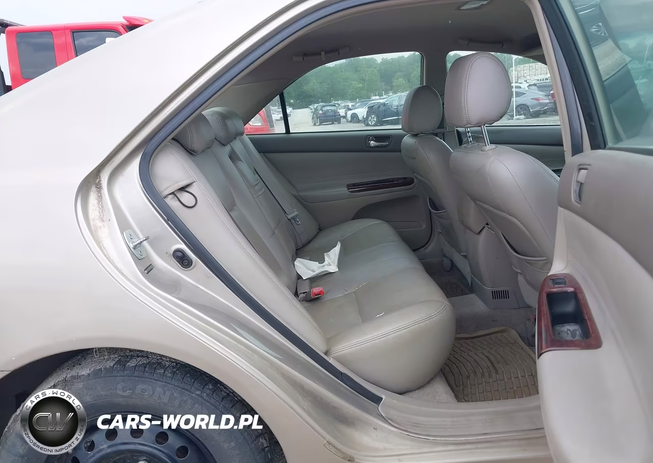 2005 Toyota Camry Le VIN:4T1BE32K75U047757 - 8