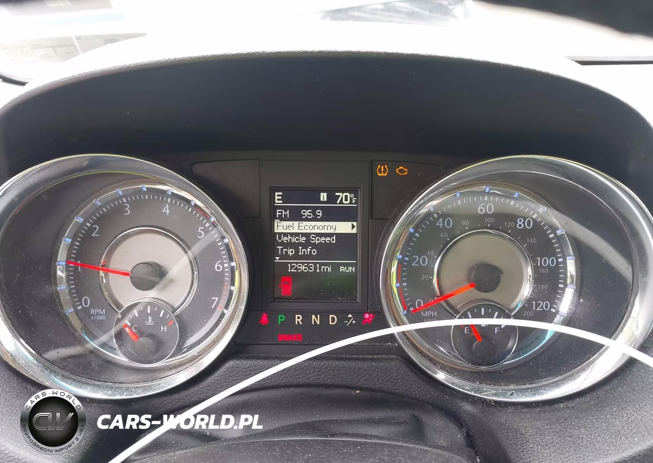 2014 Chrysler Town & Country Touring VIN:2C4RC1BG7ER342749 - 7