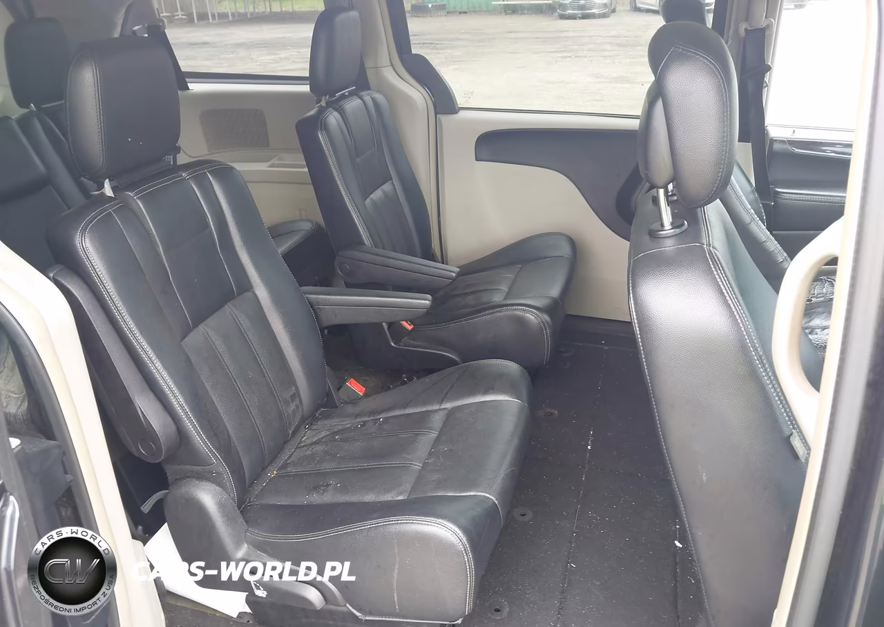 2014 Chrysler Town & Country Touring VIN:2C4RC1BG7ER342749 - 8