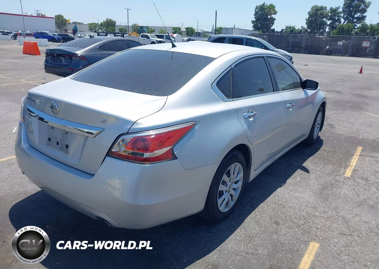 2015 Nissan Altima 2.5 S VIN:1N4AL3AP6FN322457 - 4