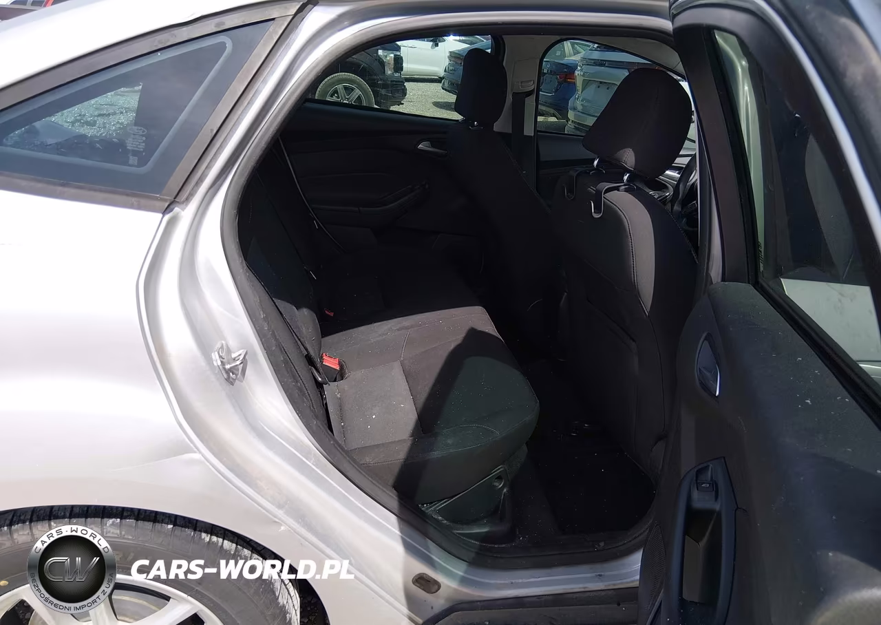 2016 Ford Focus Se VIN:1FADP3F2XGL202902 - 8