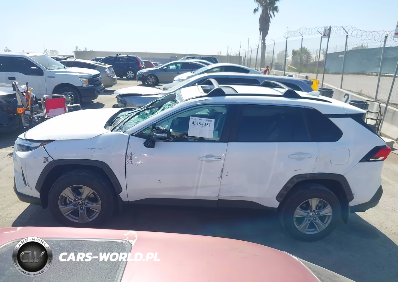 2025 Toyota Rav4 Xle VIN:2T3W1RFV3SC364072 - 14