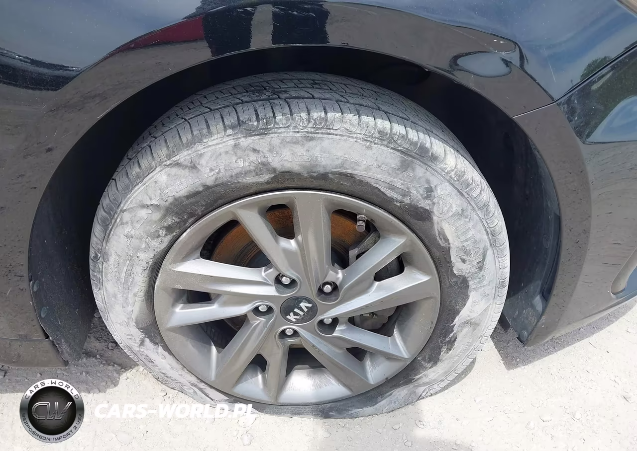2019 Kia Optima Lx VIN:5XXGT4L31KG313255 - 18