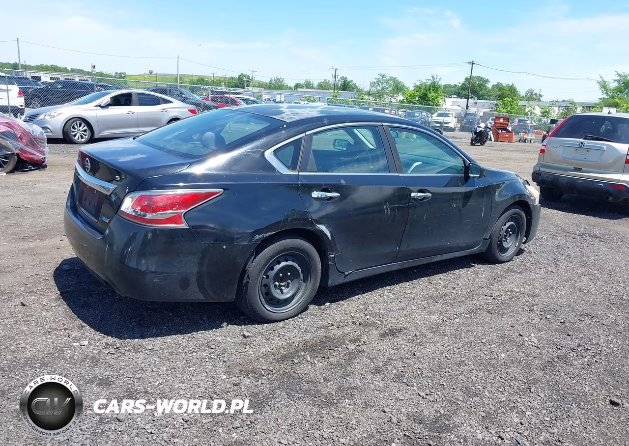 2014 Nissan Altima 2.5 S VIN:1N4AL3AP9EN209004 - 4