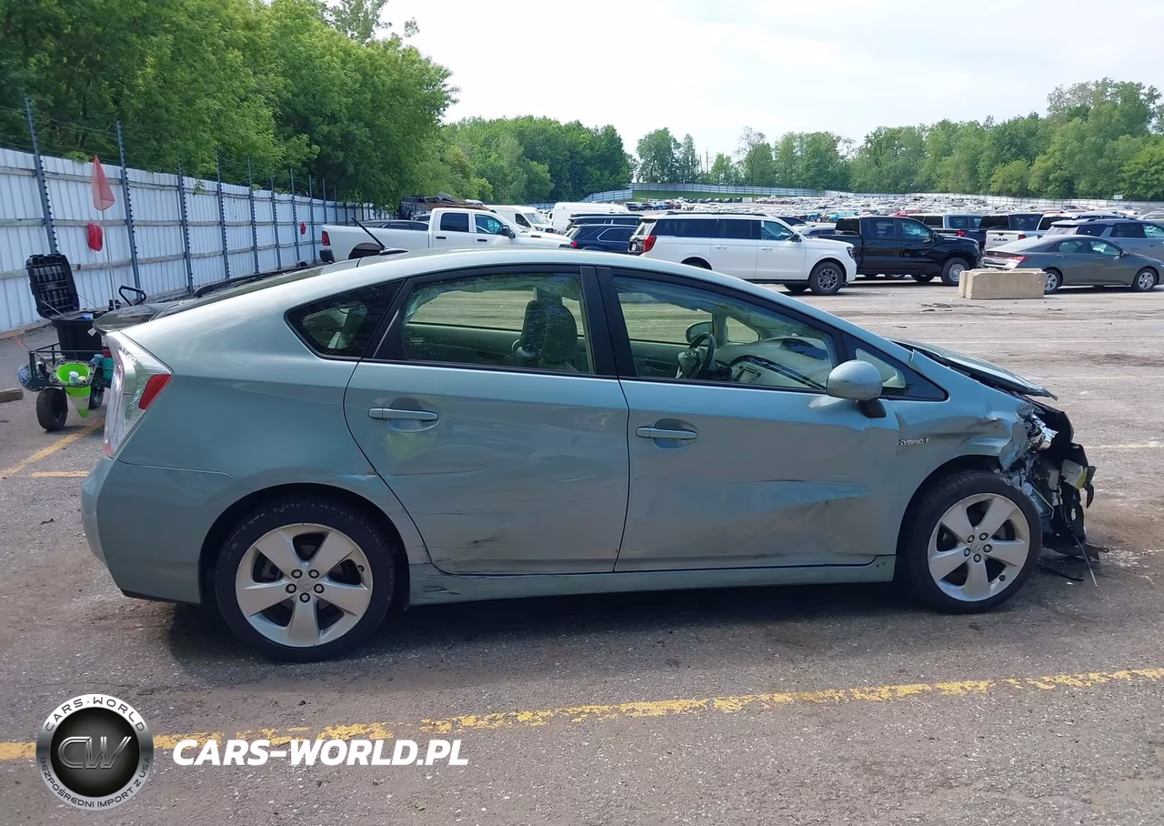 2015 Toyota Prius Five VIN:JTDKN3DU4F1889669 - 12