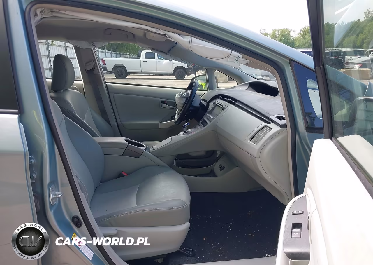 2015 Toyota Prius Five VIN:JTDKN3DU4F1889669 - 5