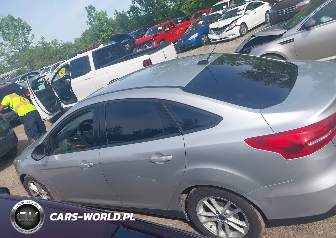 2017 Ford Focus Se VIN:1FADP3F27HL318723 - 14